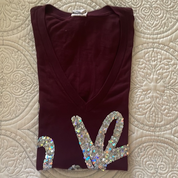 Pink by Victoria’s Secret V-neck T-shirt - Picture 3 of 4